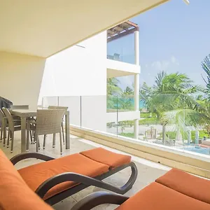 4* Apartahotel The Elements Oceanfront & Beachside
